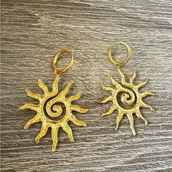 Vintage style sunflower hoop A817 - Picture 3 of 4